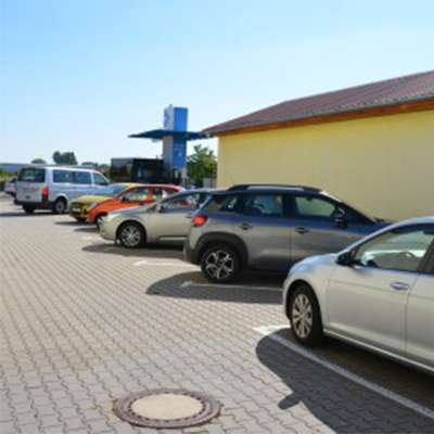 Schlau Parken (Shuttle-Service) | Freifläche Parkplatz