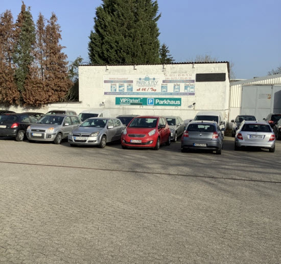 Park & Fly (Shuttle-Service) | Freifläche Parkplatz