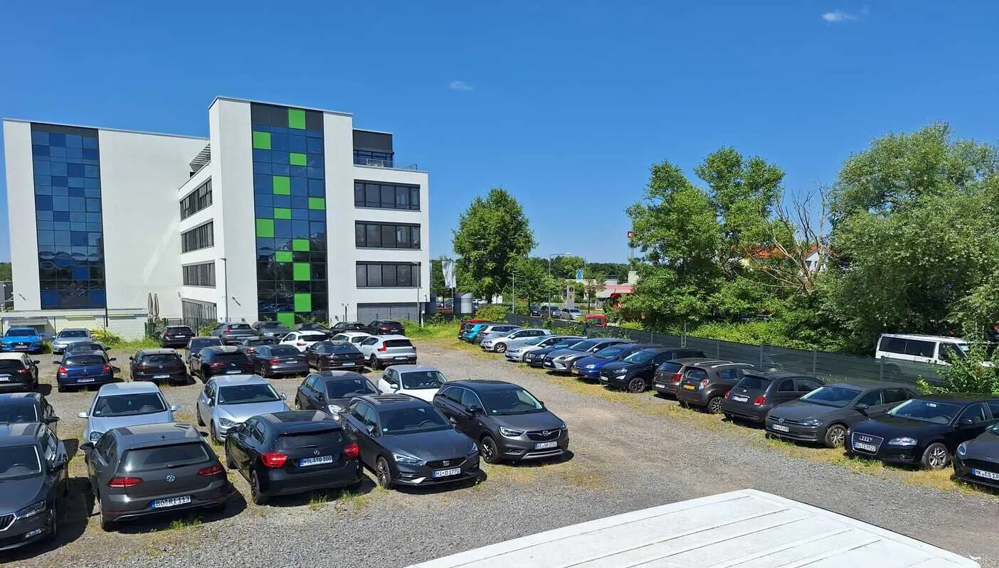 ParkAirport Cologne (Shuttle-Service) | Freifläche Parkplatz